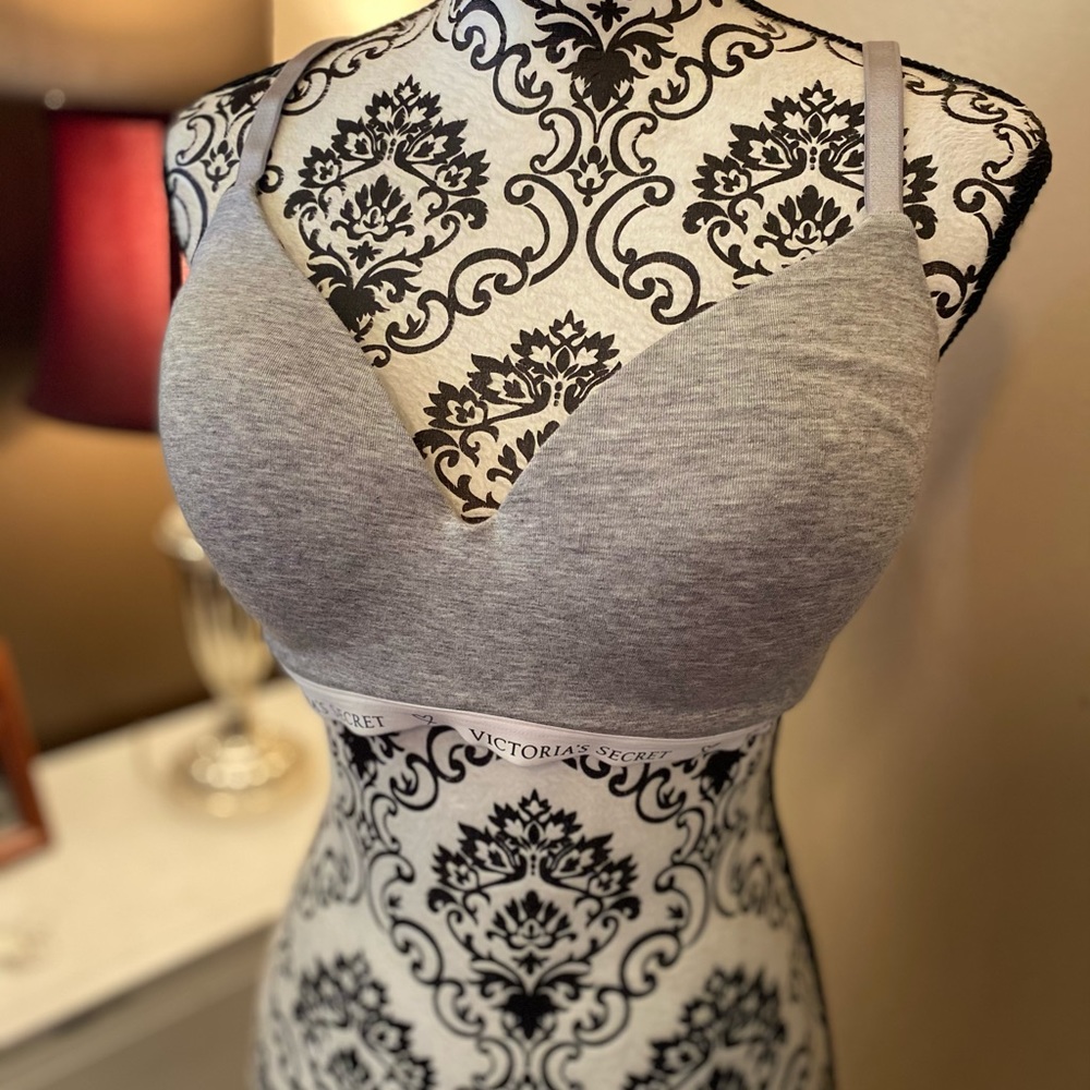 Victoria’s Secret Wireless Tshirt Bra